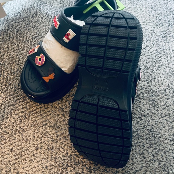 Crocs platform sandal. - Picture 2 of 3